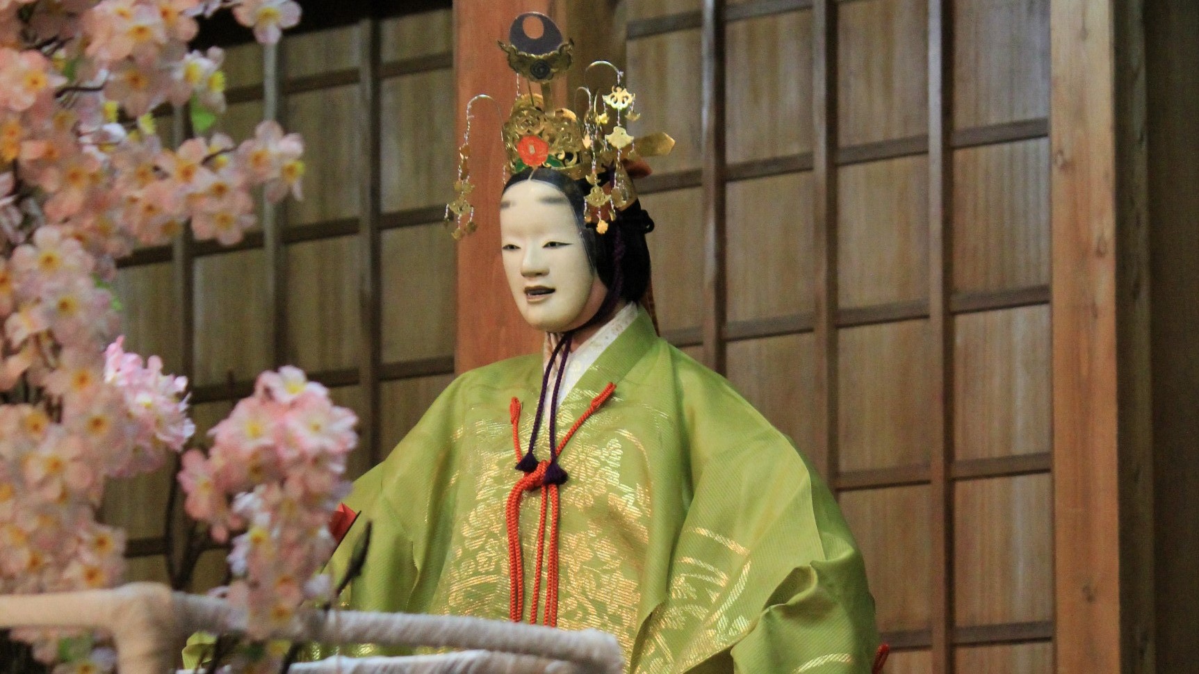 What is Noh?: Exploring the Allure and History of Traditional Japanese ...